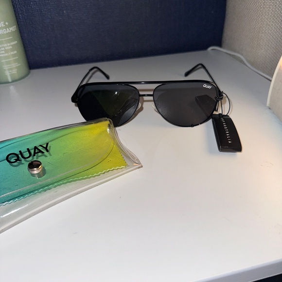 QUAY high key sunglasses - Picture 4 of 5